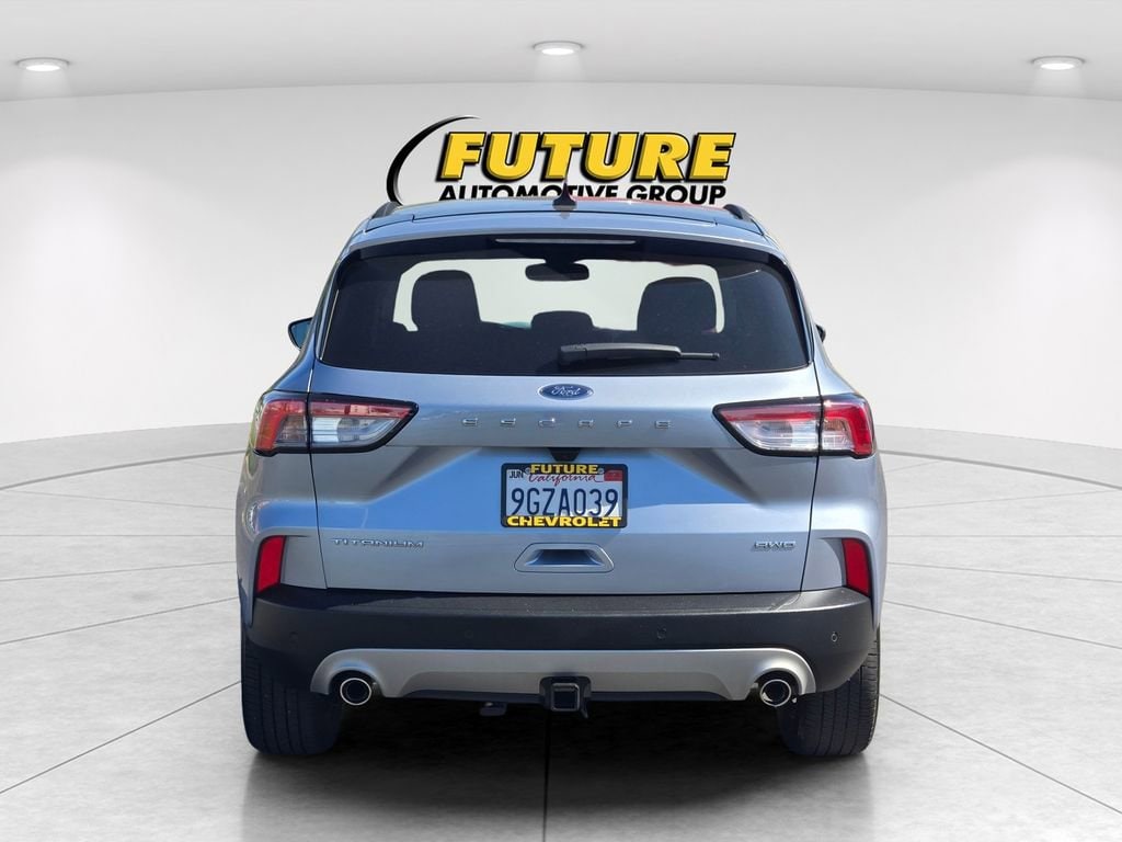2022 Ford Escape Titanium photo 5