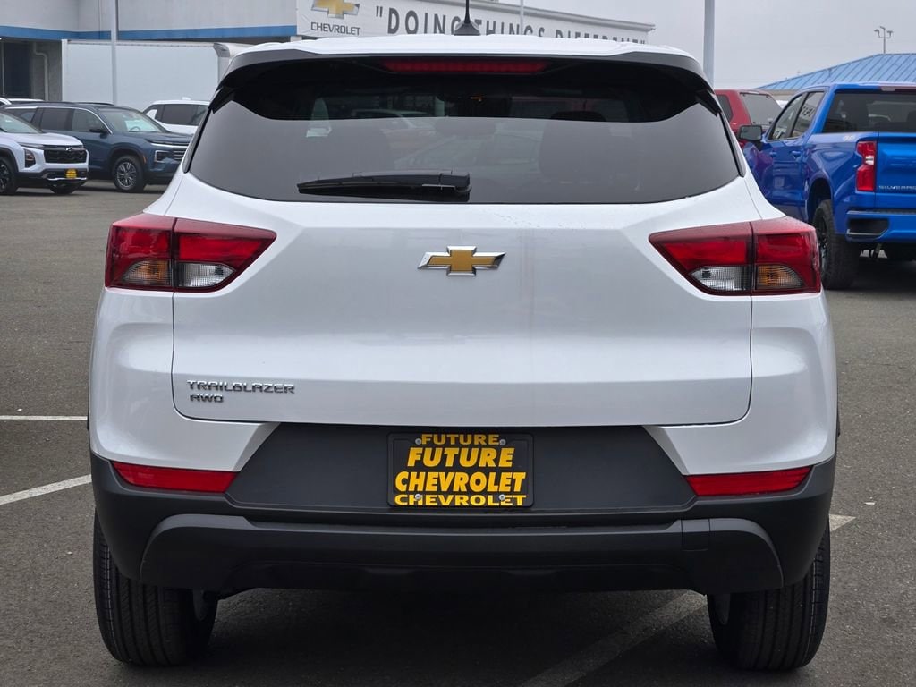 2026 Chevrolet Trailblazer LS photo 3