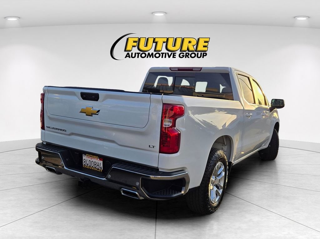 2026 Chevrolet Silverado 1500 LT photo 4