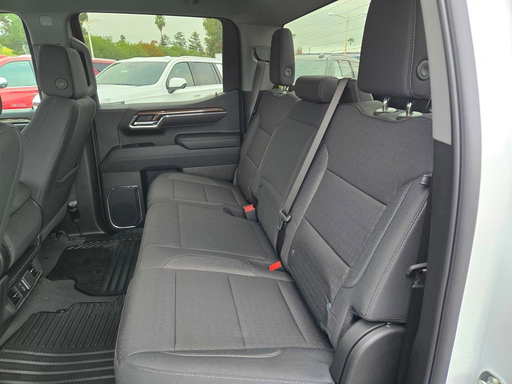 2024 Chevrolet Silverado 1500 LT photo 4