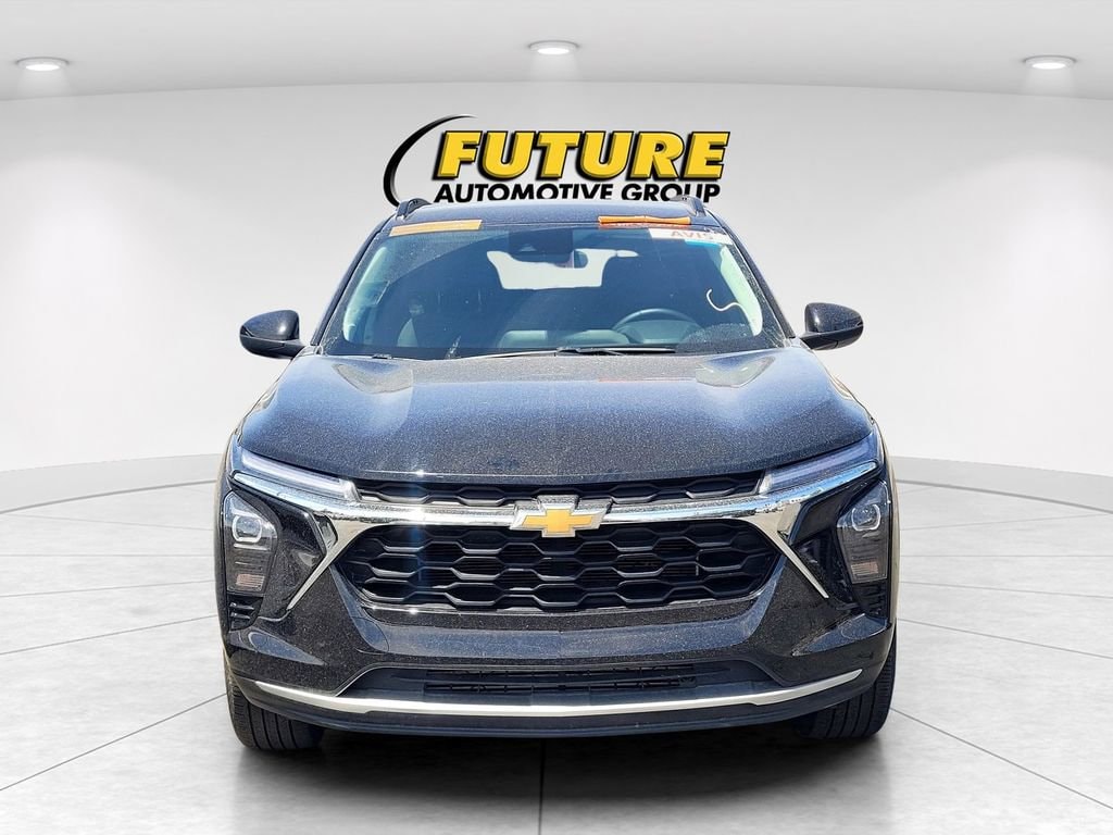 Used 2025 Chevrolet Trax LT SUV