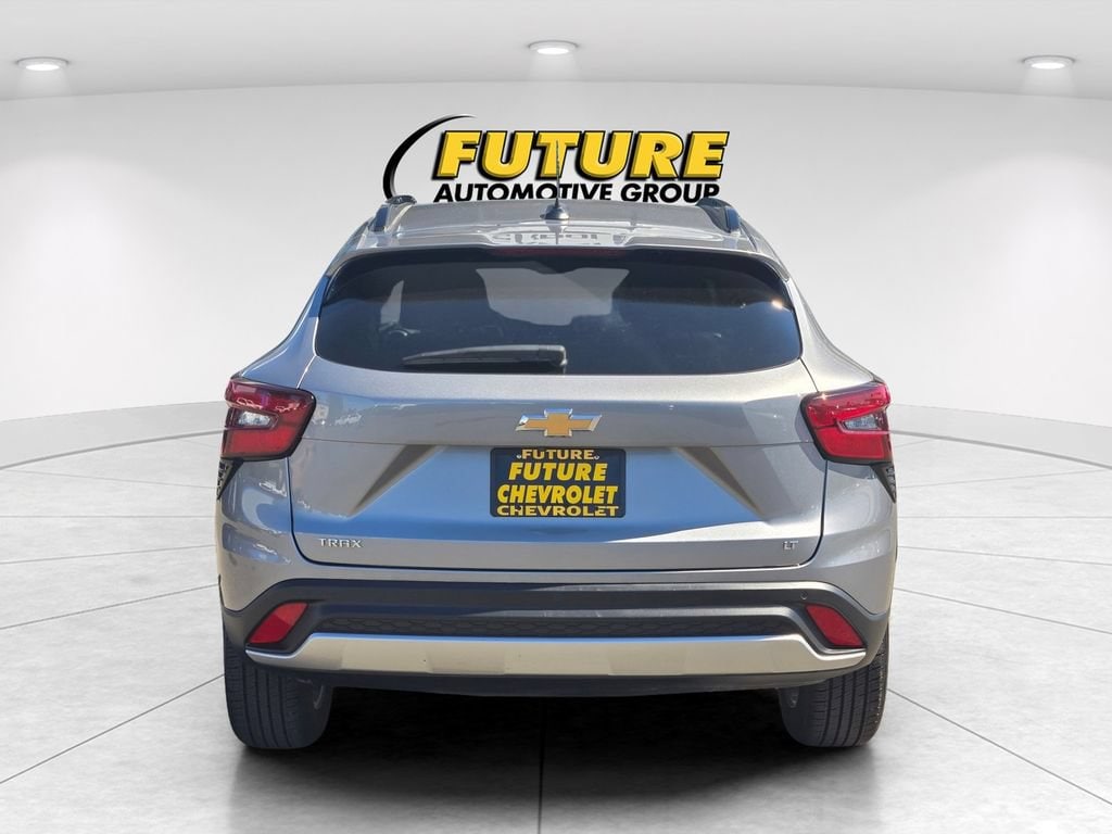 2025 Chevrolet Trax LT - Photo 5