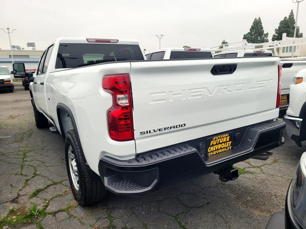 2026 Chevrolet Silverado 2500 HD WT photo 4