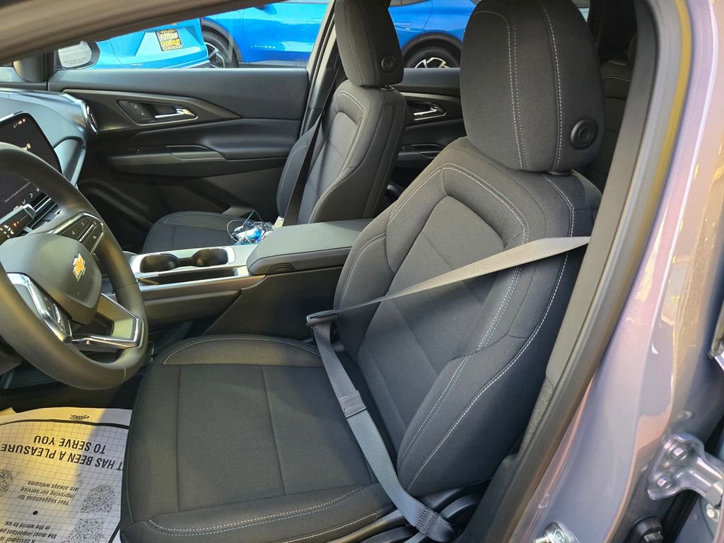2026 Chevrolet Equinox EV LT photo 6