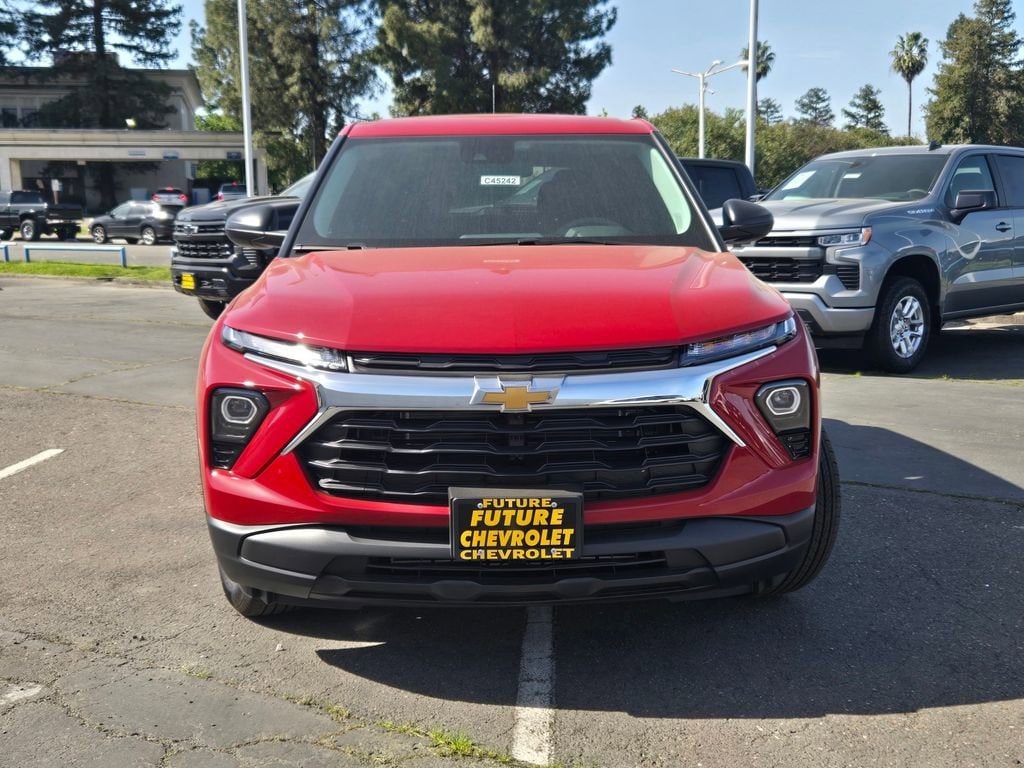 2026 Chevrolet Trailblazer LS photo 2
