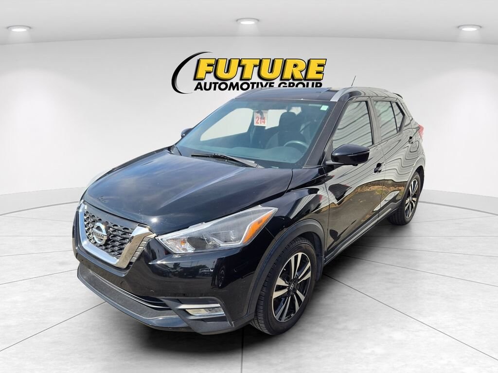 Used 2018 Nissan Kicks SR SUV