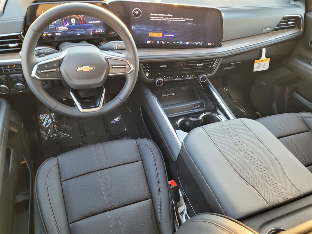 2025 Chevrolet Suburban High Country photo 4