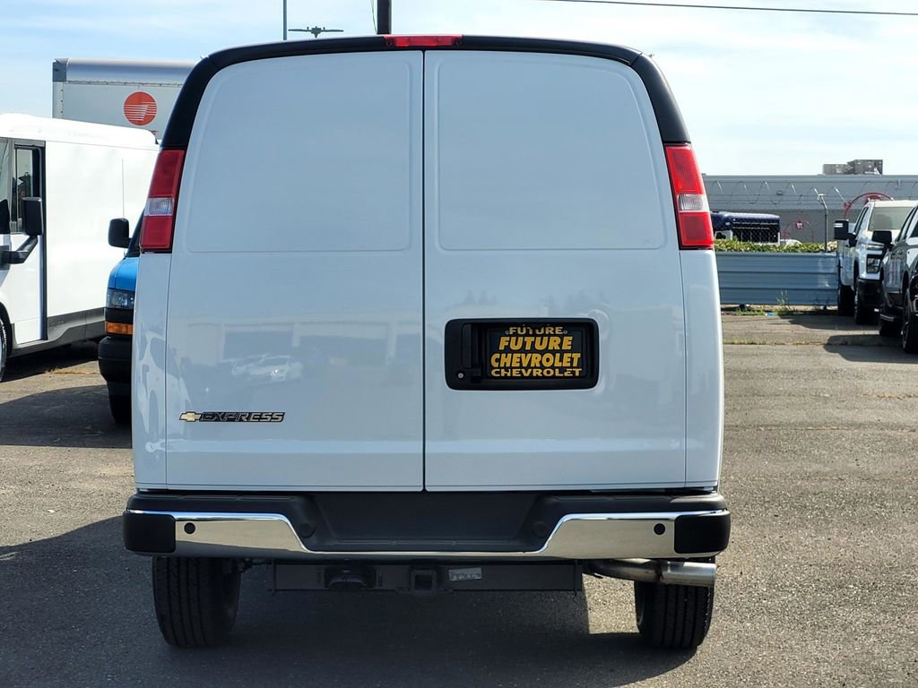 2026 Chevrolet Express Cargo 1WT photo 3