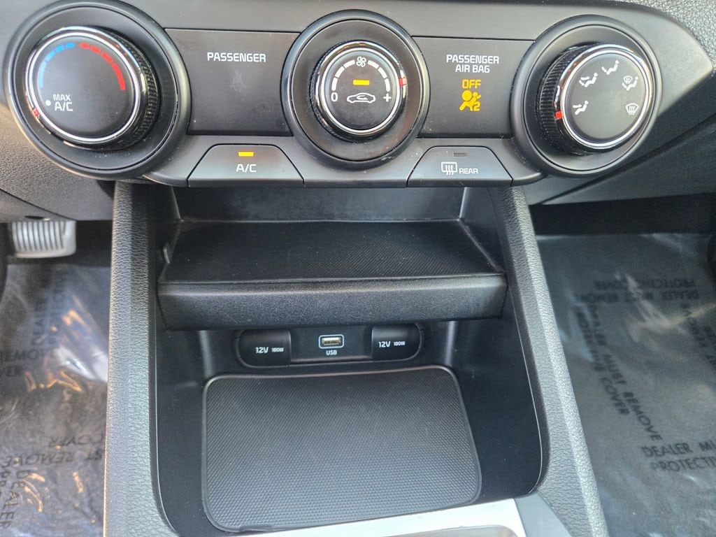 2023 Kia Forte LXS - Photo 14