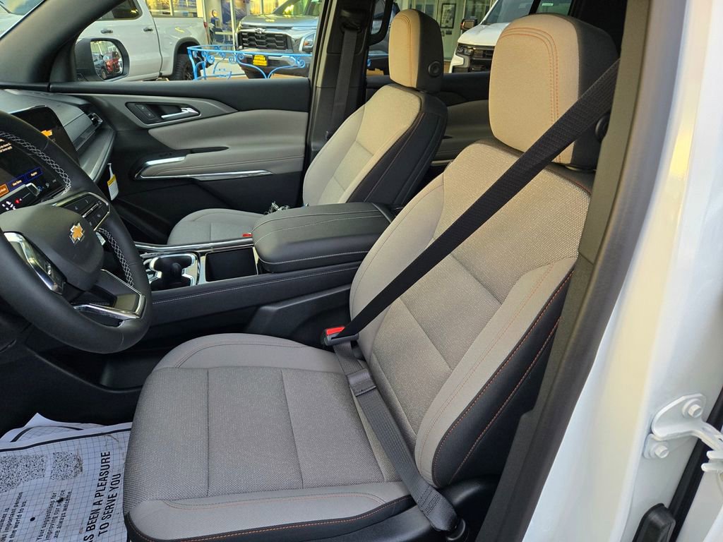 2026 Chevrolet Traverse LT photo 6