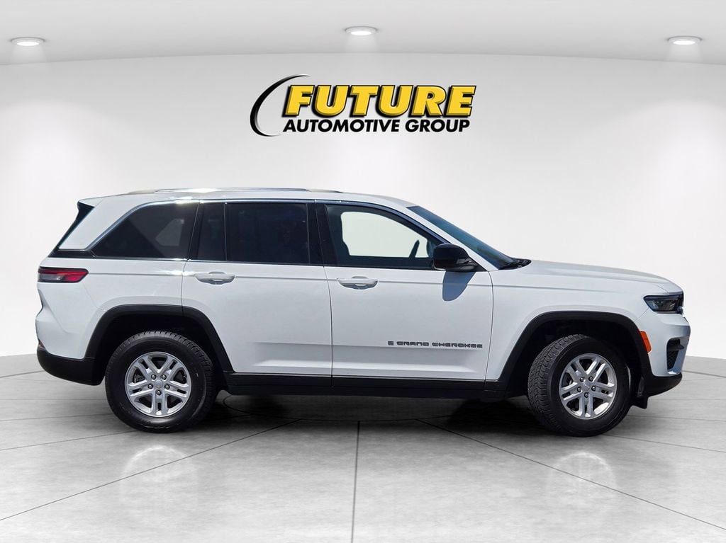 Used 2023 Jeep Grand Cherokee Laredo