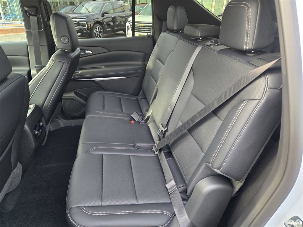 2026 Chevrolet Traverse photo 4