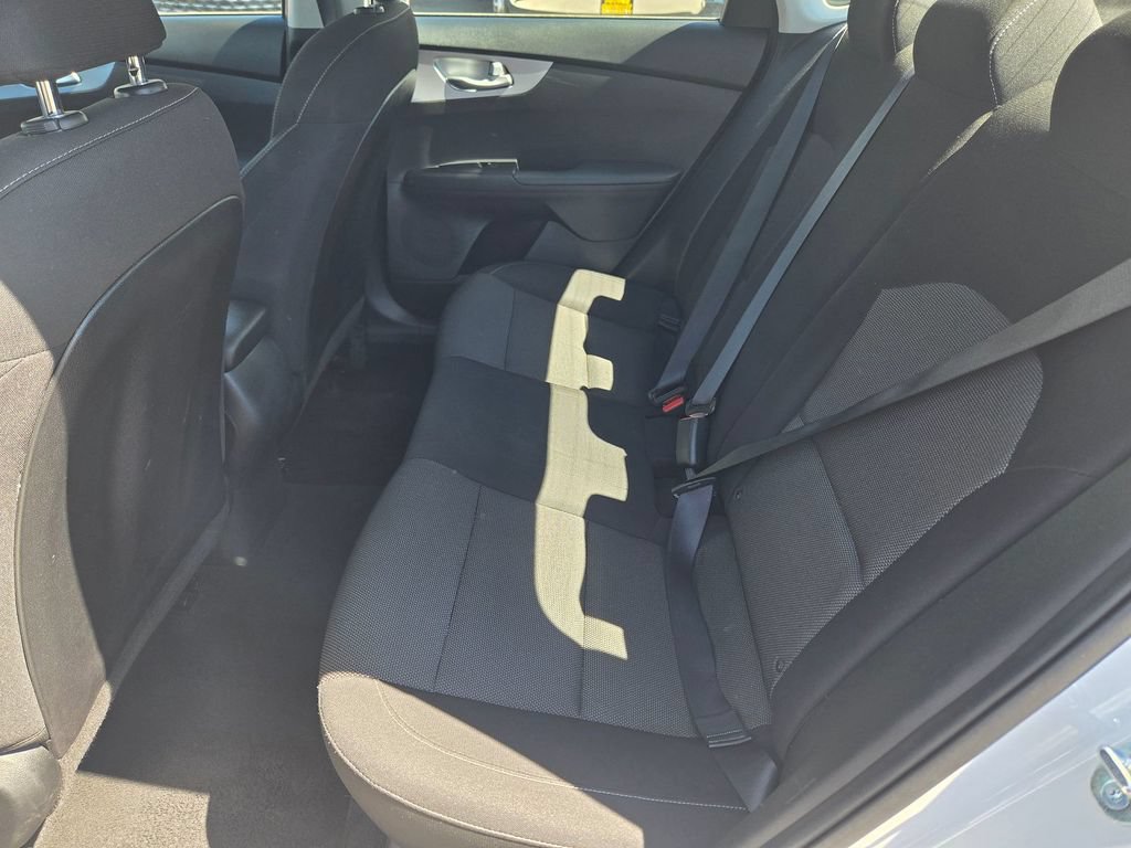 2023 Kia Forte LXS - Photo 9