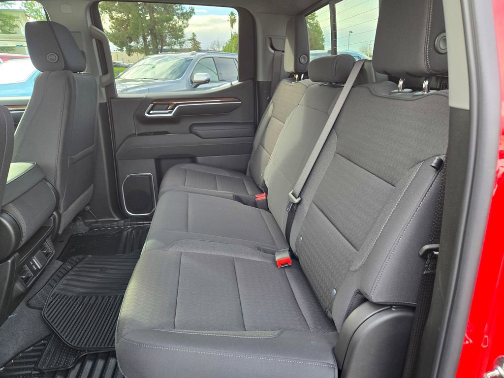 2026 Chevrolet Silverado 1500 LT photo 4