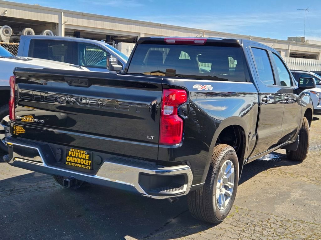 2026 Chevrolet Silverado 1500 LT photo 3