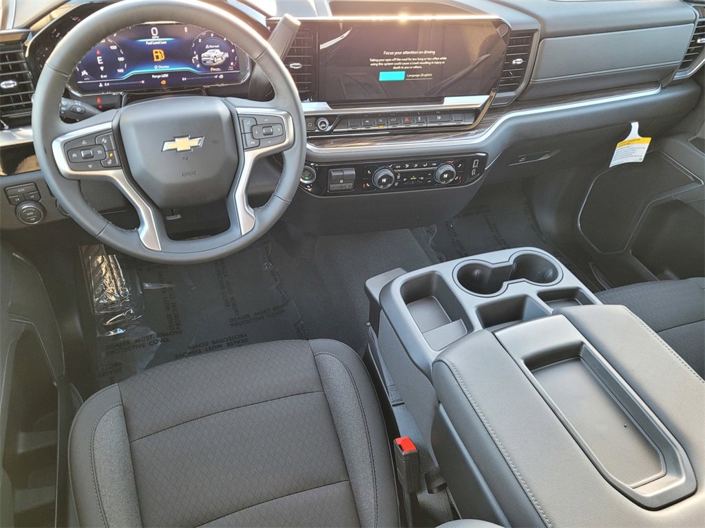 2025 Chevrolet Silverado 1500 LT photo 3