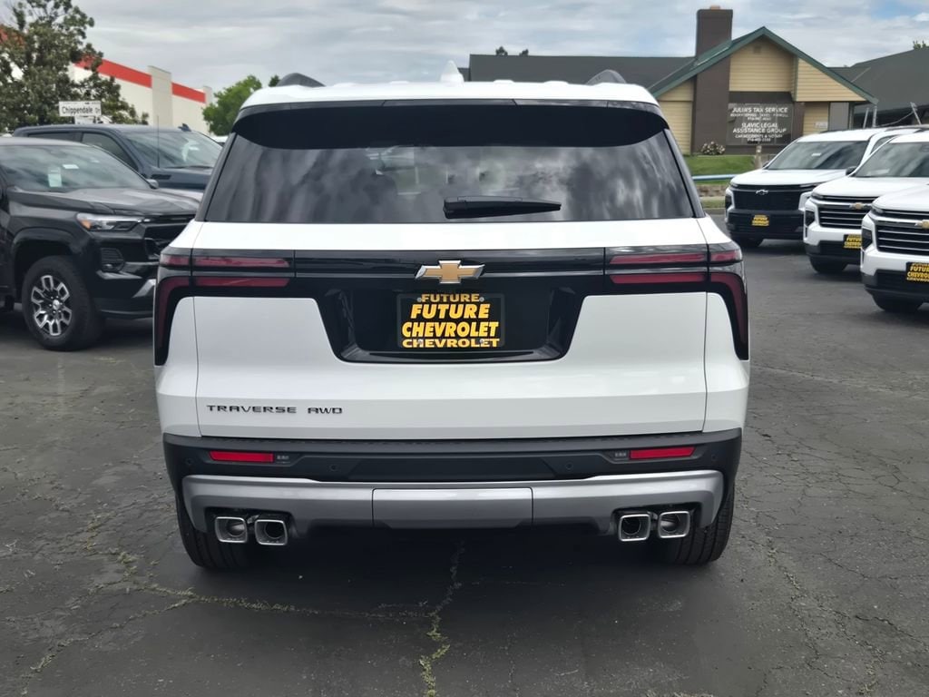 2026 Chevrolet Traverse LT photo 5