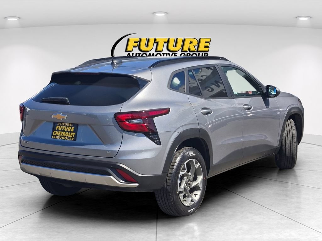 2025 Chevrolet Trax LT - Photo 4