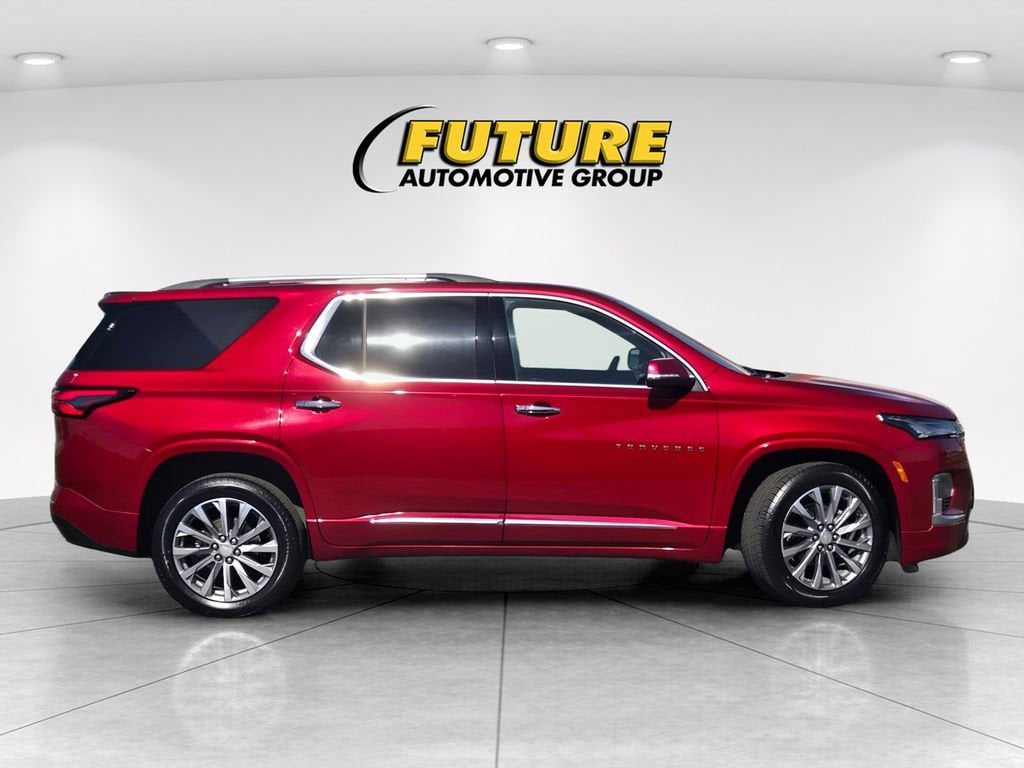 2023 Chevrolet Traverse Premier photo 3