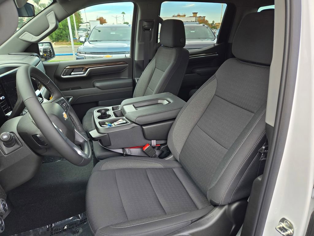 2025 Chevrolet Silverado 1500 LT photo 6