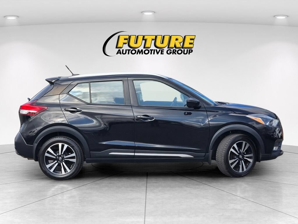 Used 2018 Nissan Kicks SR SUV
