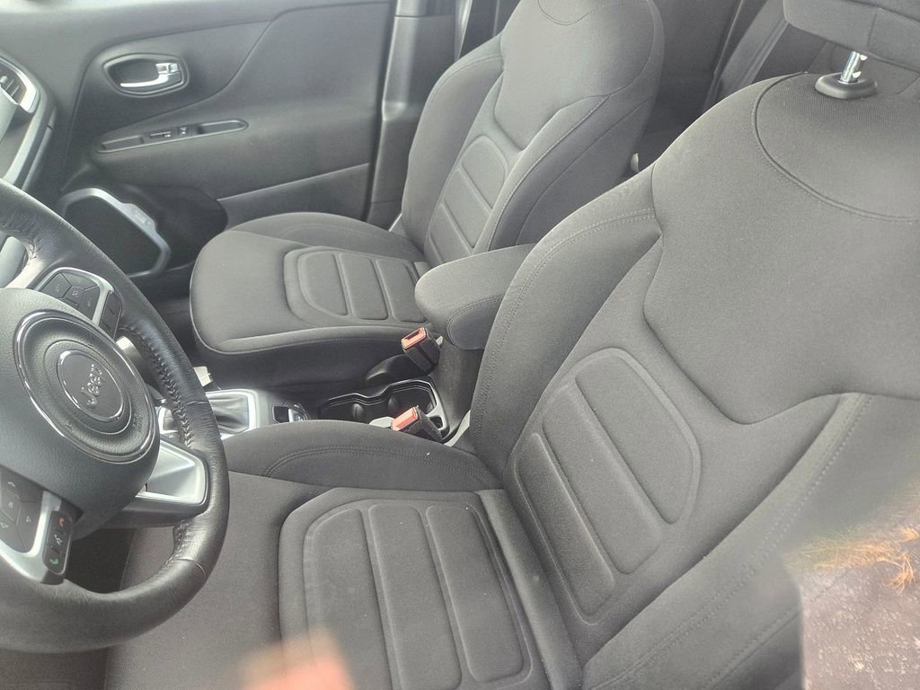 2021 Jeep Renegade Latitude 4x4 photo 4