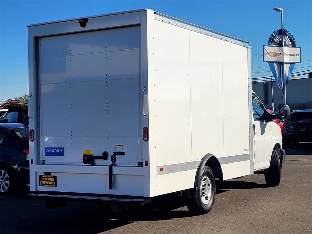 2024 Chevrolet Express Cutaway 3500 photo 4
