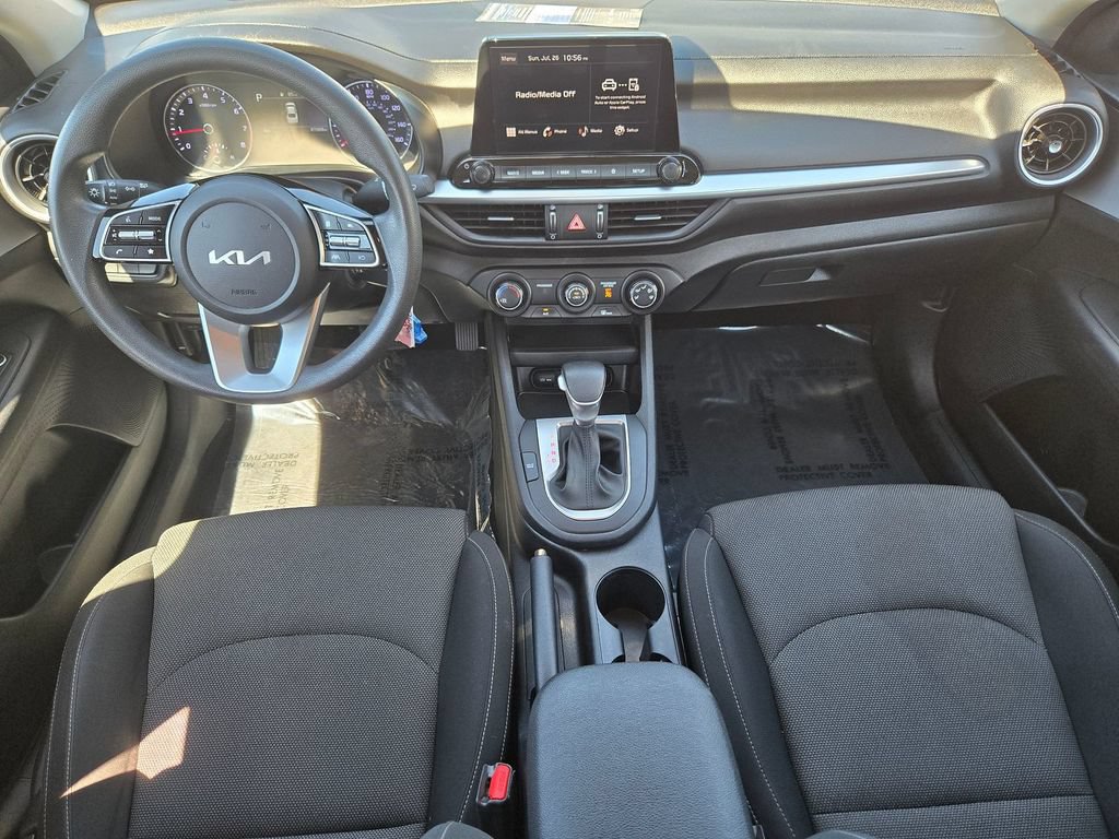 2023 Kia Forte LXS - Photo 8