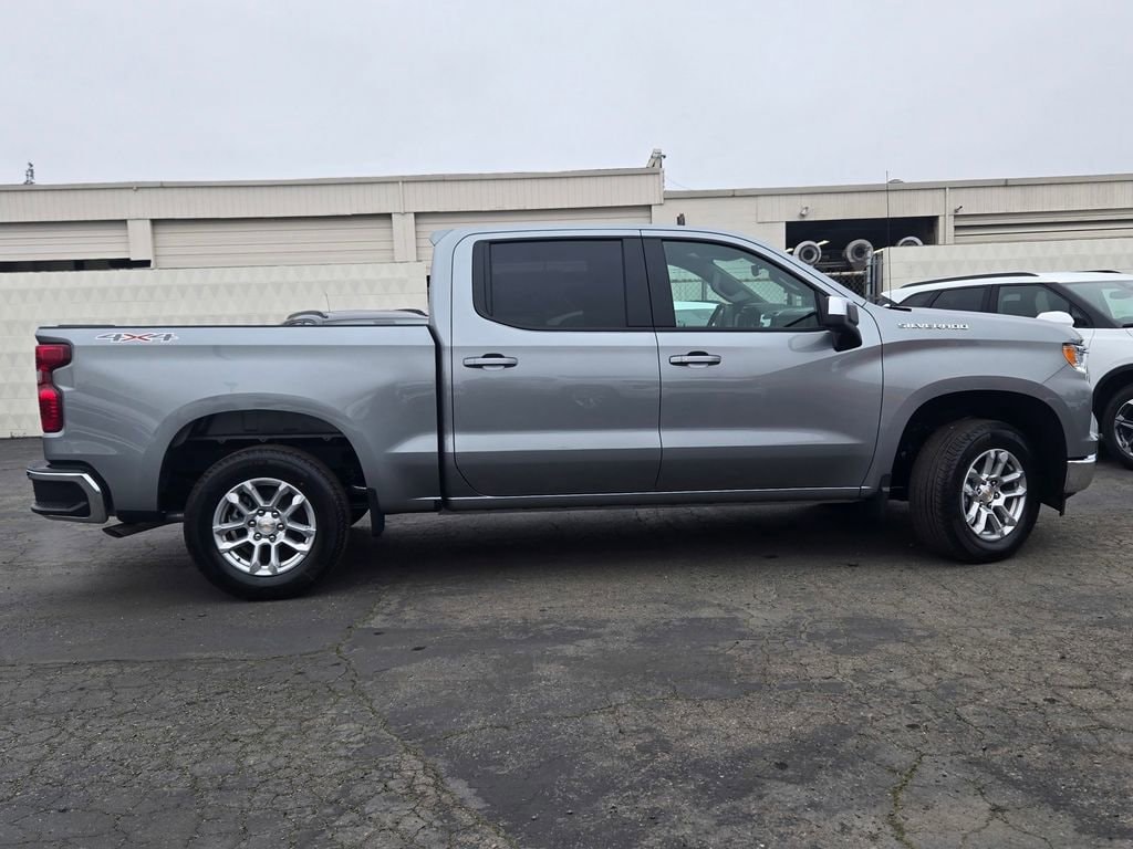 2026 Chevrolet Silverado 1500 LT photo 2