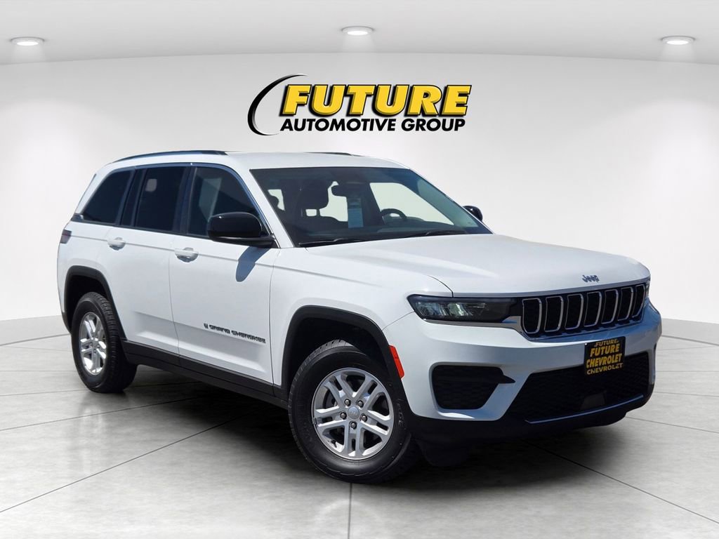 2023 Jeep Grand Cherokee Laredo 4x4's photo
