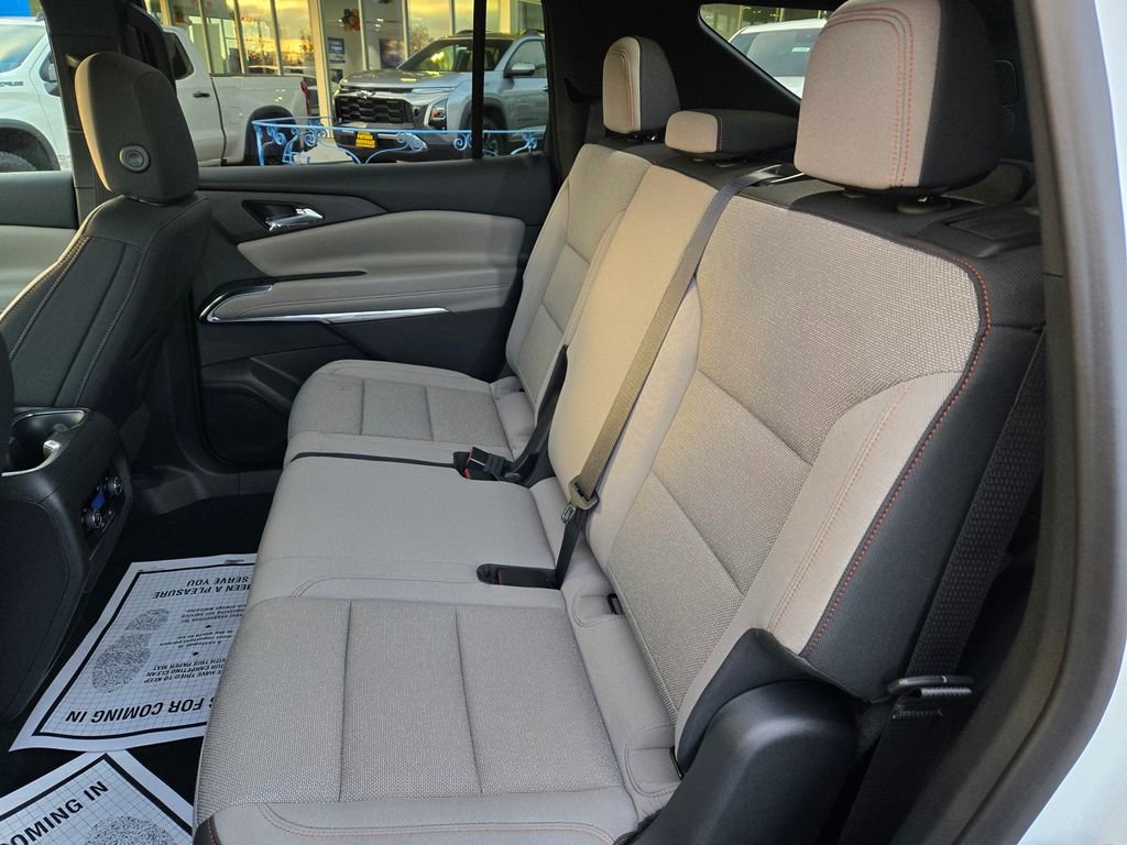 2026 Chevrolet Traverse LT photo 4