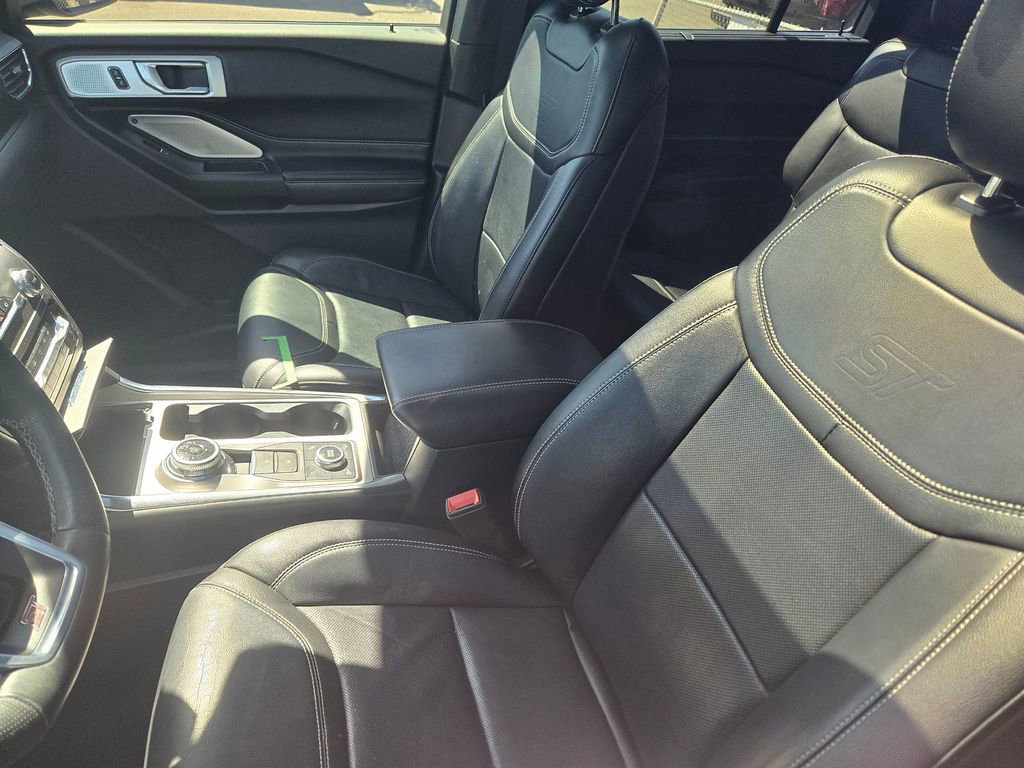 2020 Ford Explorer ST photo 4