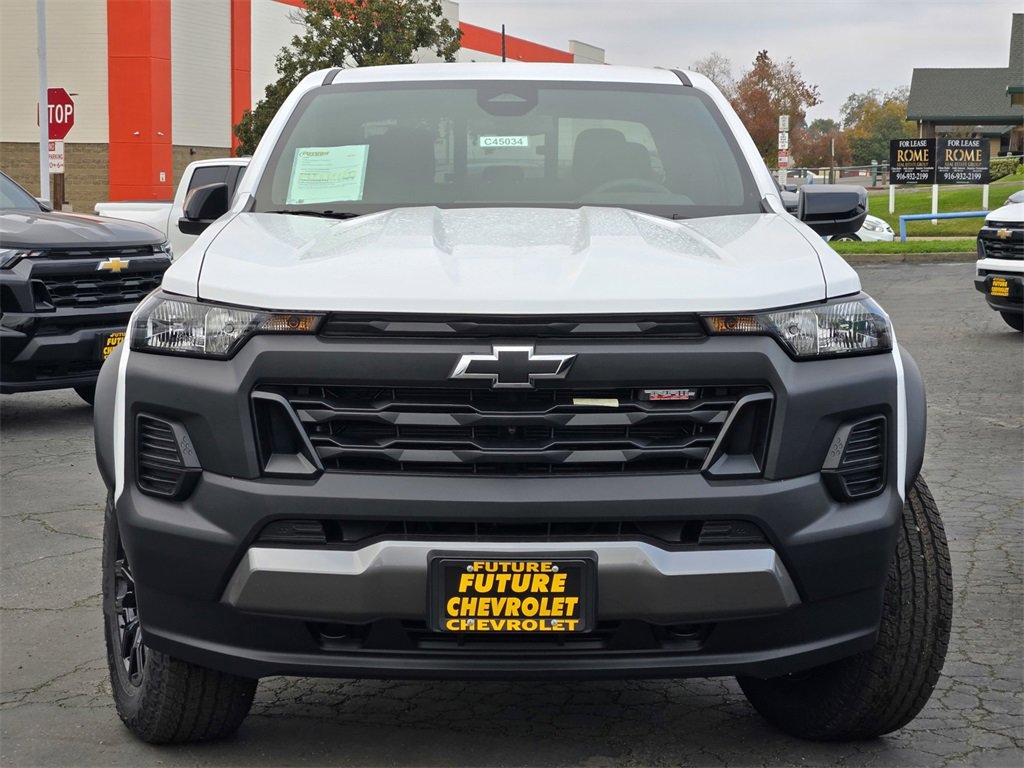 2026 Chevrolet Colorado Trail Boss photo 2