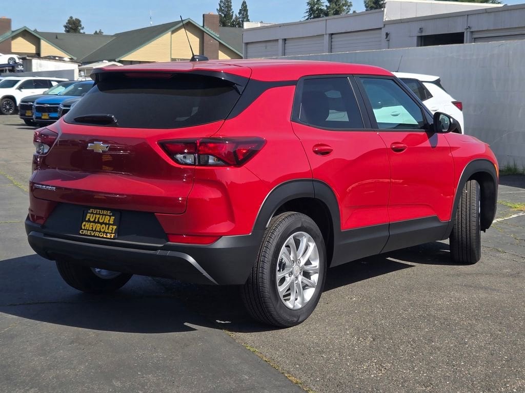 2026 Chevrolet Trailblazer LS photo 4