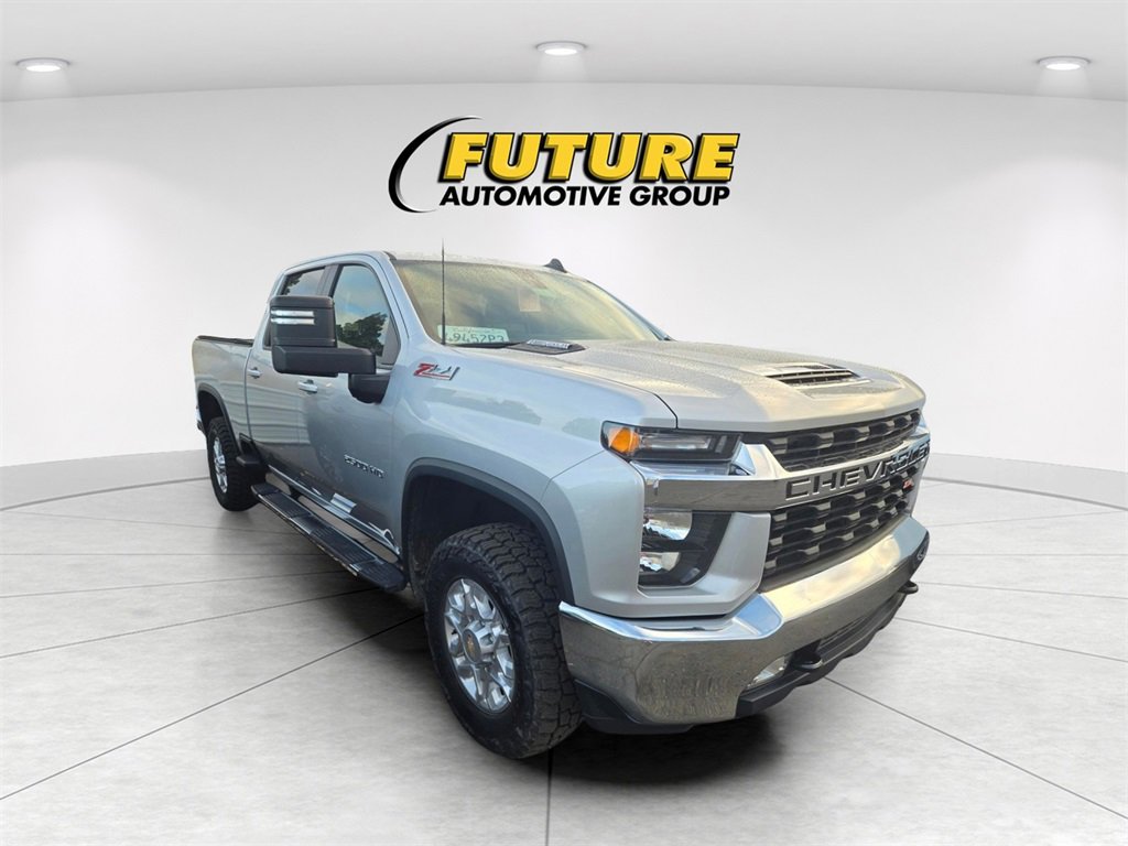 2022 Chevrolet Silverado 2500HD LT photo 3