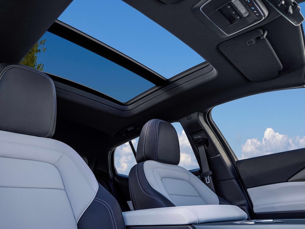 2024-Chevrolet-Equinox-EV-sunroof.jpg