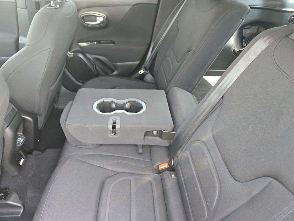 2021 Jeep Renegade Latitude - Photo 9