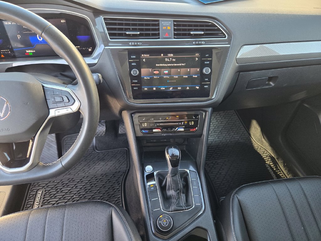 2022 Volkswagen Tiguan SE - Photo 17
