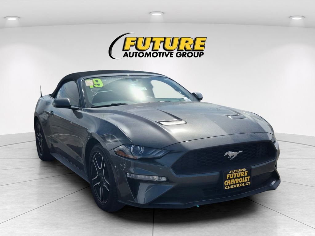 2019 Ford Mustang Ecoboost Premium photo 3