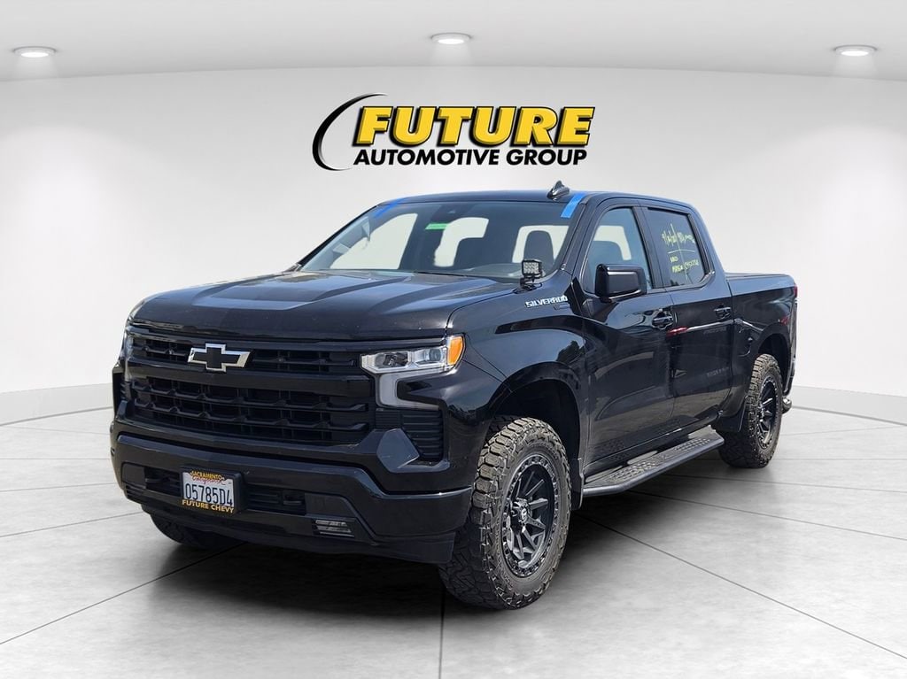 2025 Chevrolet Silverado 1500 RST photo 3