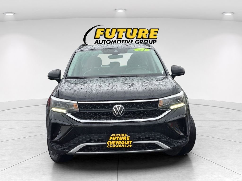 2024 Volkswagen Taos S photo 2