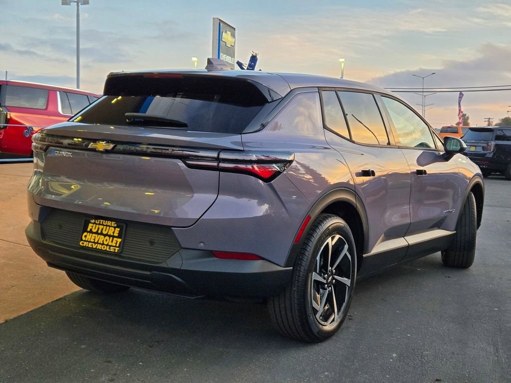 2026 Chevrolet Equinox EV LT photo 3