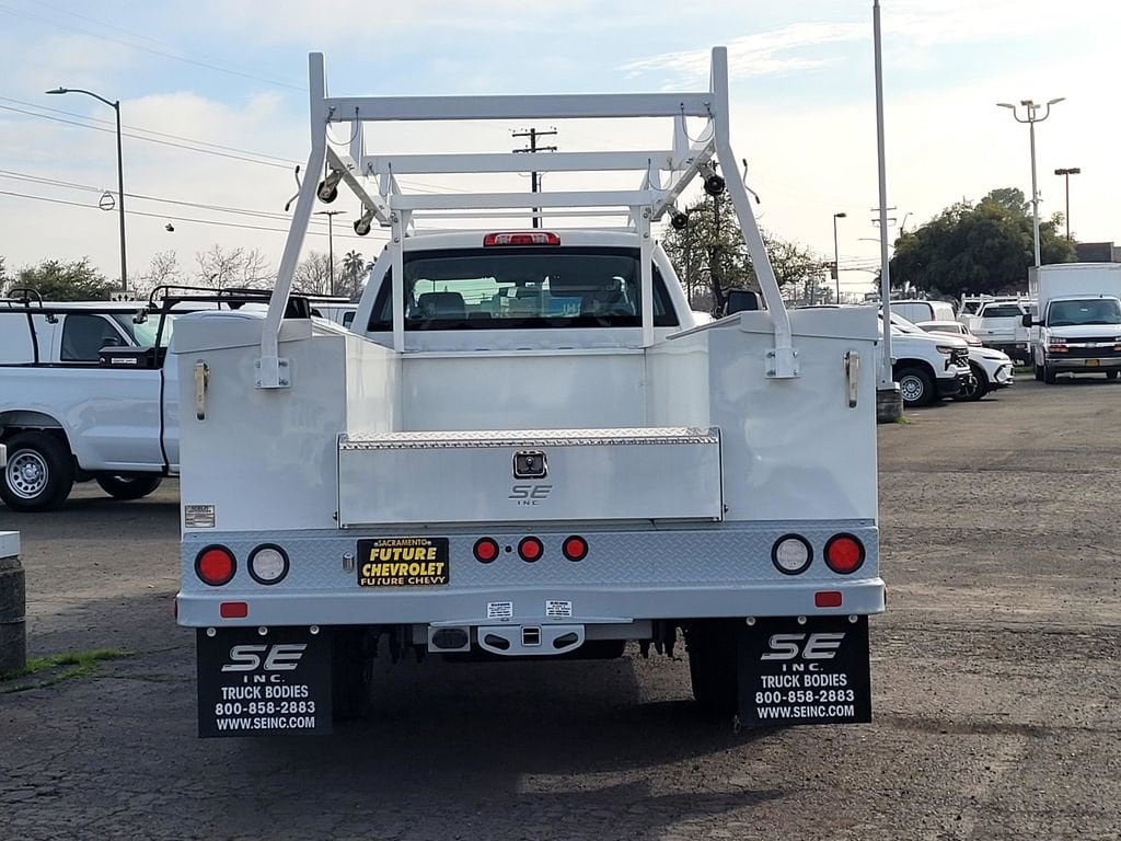 2023 Chevrolet Silverado 5500 HD Work Truck photo 5