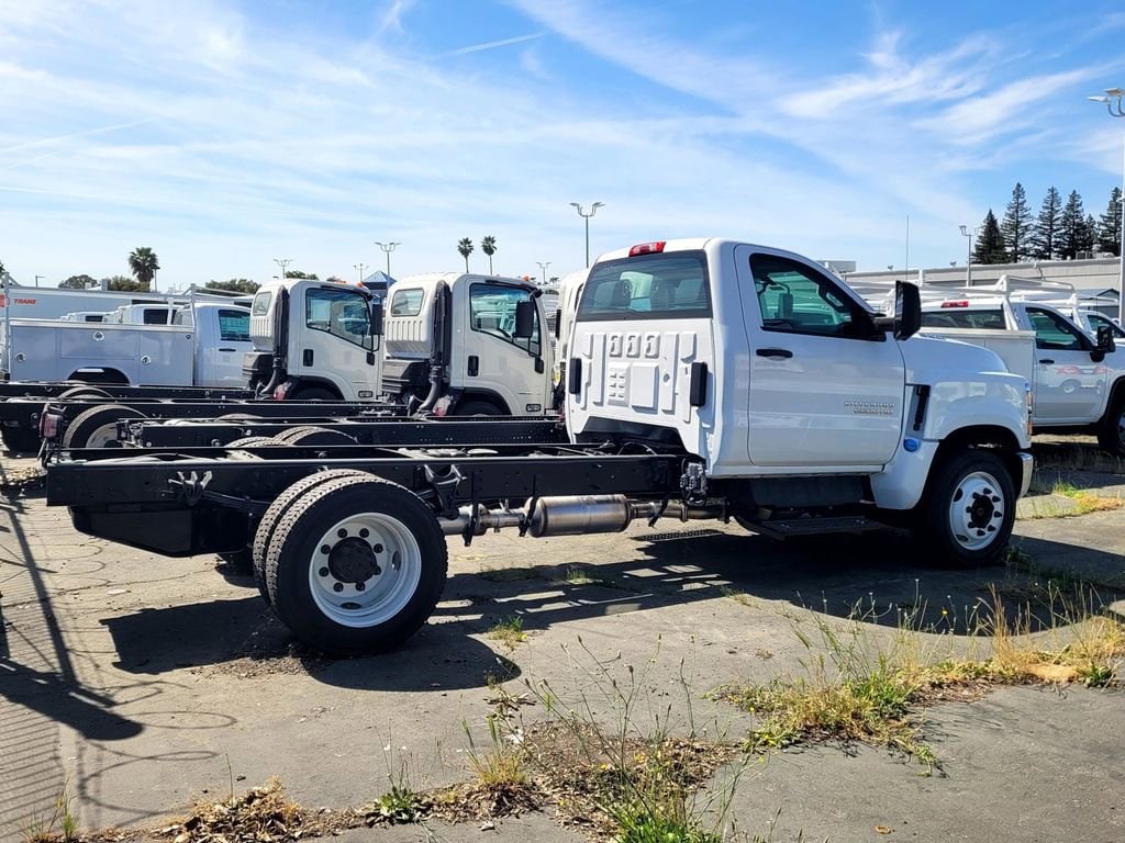 2023 Chevrolet Silverado 5500 HD Work Truck photo 4