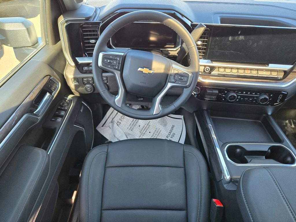 2026 Chevrolet Silverado 3500 HD LTZ DRW photo 4