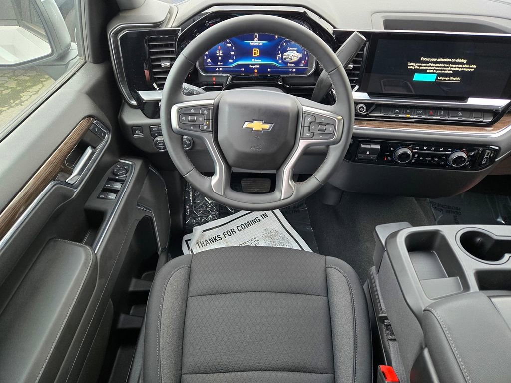 2024 Chevrolet Silverado 1500 LT photo 5