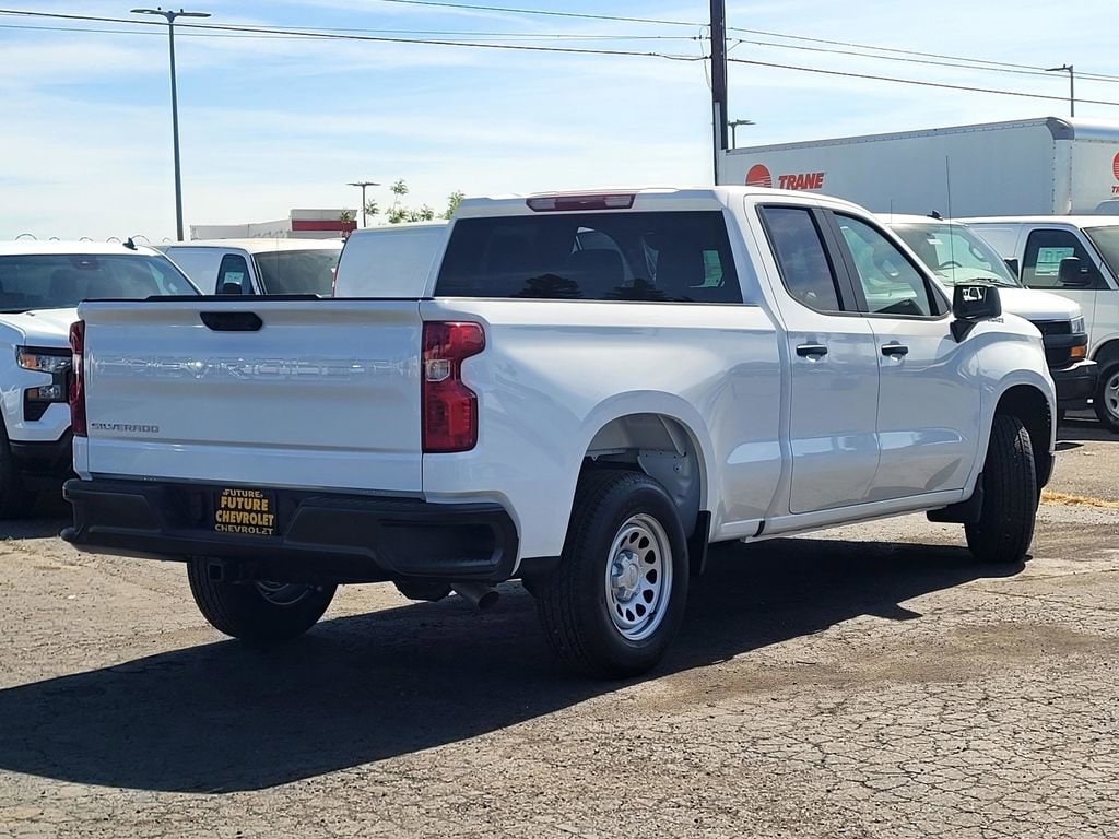 2026 Chevrolet Silverado 1500 WT photo 4