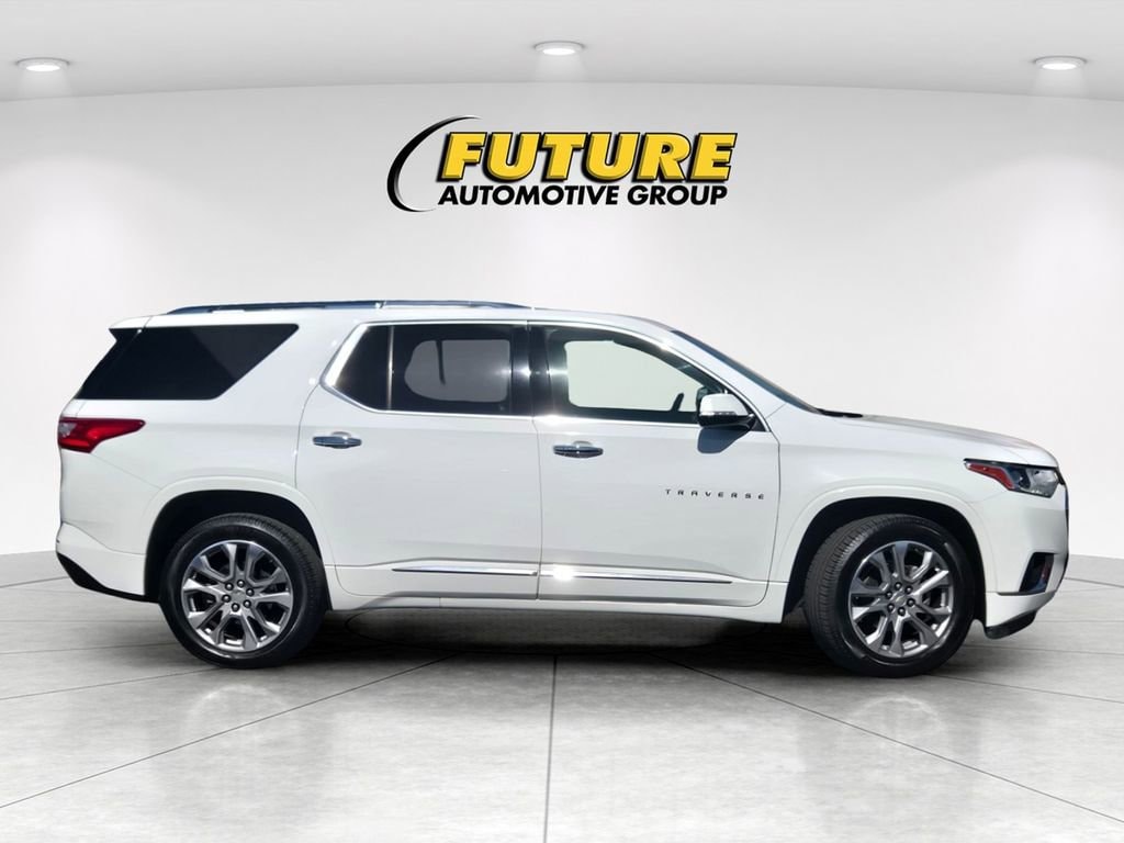 2019 Chevrolet Traverse Premier photo 3