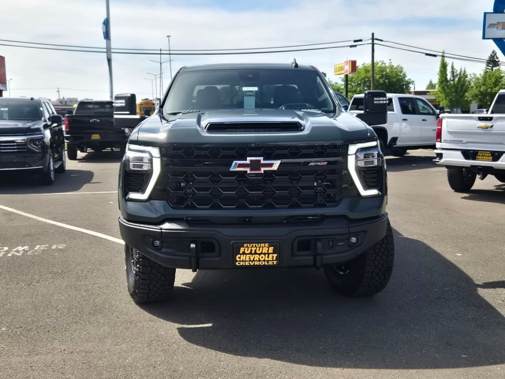 2026 Chevrolet Silverado 2500 HD ZR2 photo 2