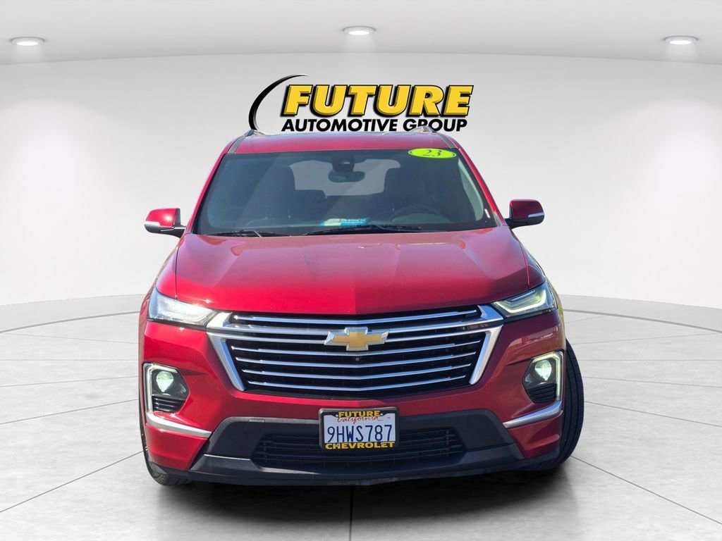 2023 Chevrolet Traverse Premier photo 2